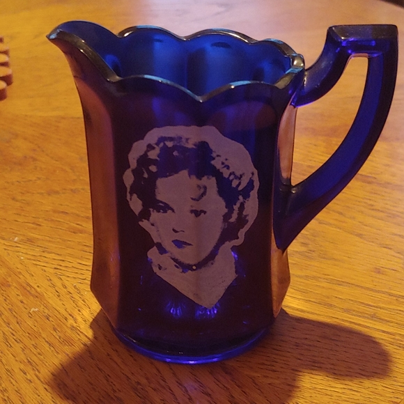 Shirley Temple fluted pitcher - Picture 2 of 3